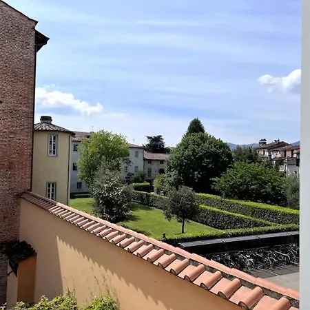 Casa Ai Giardini 2 Апартаменты Лукка