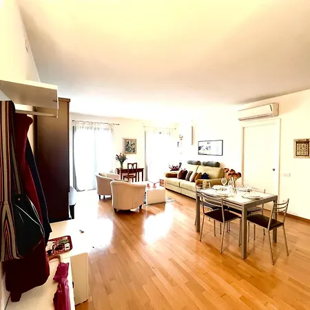 Casa Ai Giardini 2 * 루카