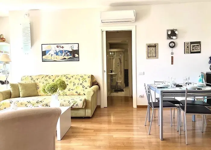 Casa Ai Giardini 2 شقة لوكا